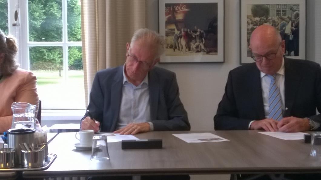 Ondertekening akkoord 2018.jpg