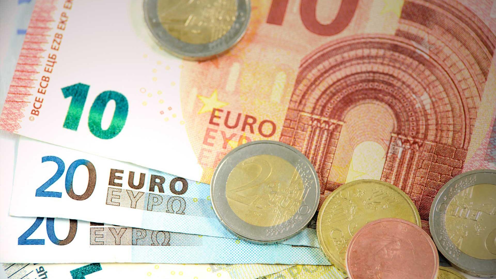 euro biljetten en munten